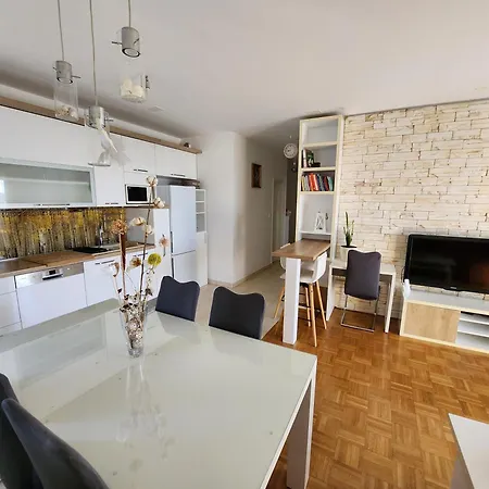 Maneo Apartment Split