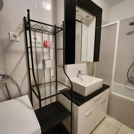 Maneo With Free Parking In Garage Apartament Split